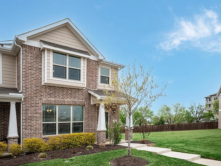 2204 Greystone Dr — Photo 25