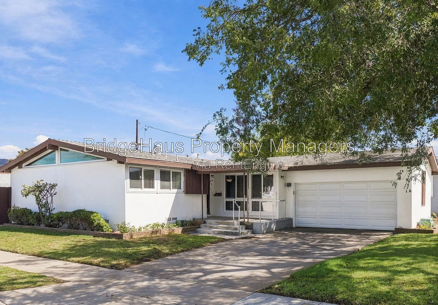 3 bed, 2.0 bath, 1492 sqft, $4,200 — Photo 3