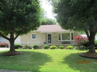 1205 N Robb St, Robinson, IL 62454