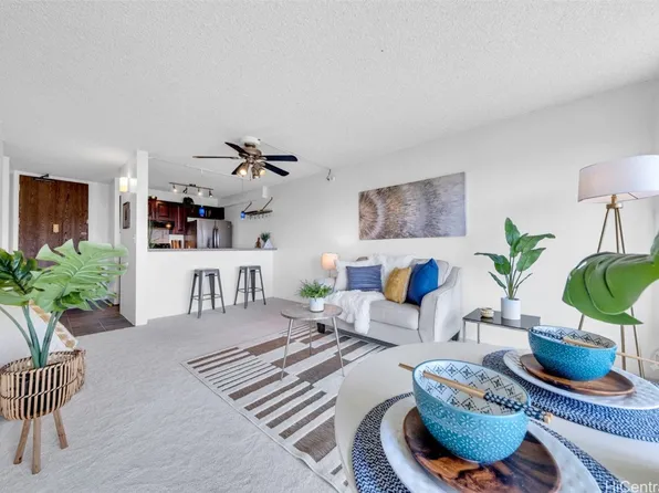 98-500 Koauka Loop APT 17E, Aiea, HI 96701