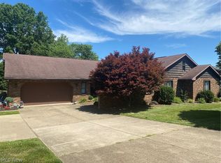 11844 Dupont Rd, Washington, WV 26181