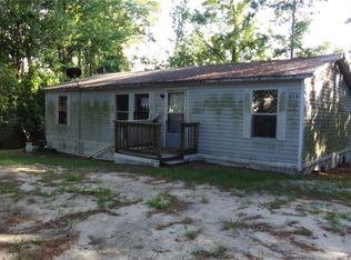 213 Chavis Ln, Red Springs, NC 28377