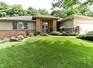 615 Parliament Ct, Rockford, IL 61107