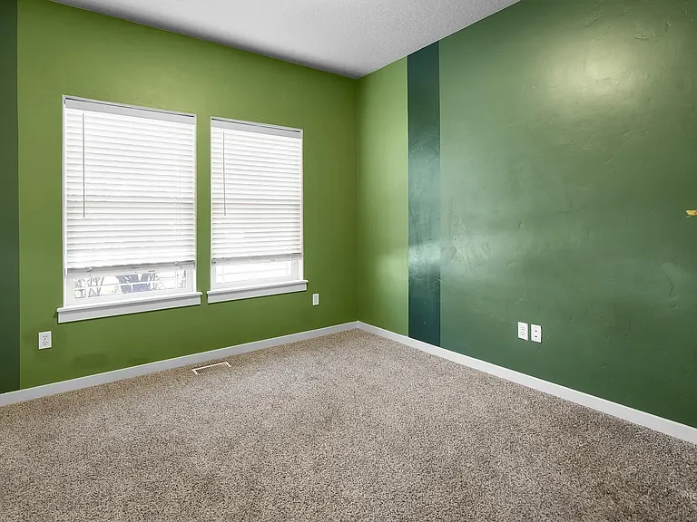 12805 W Berghan St — Photo 27