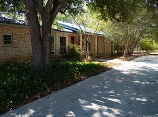 419 McKnight Rd, Seguin, TX 78155