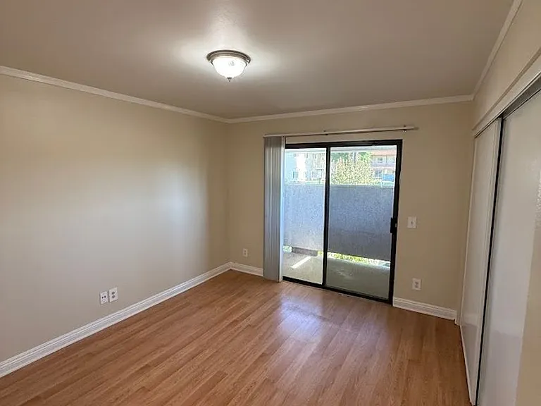 2394 Royal Ave #30 — Photo 20