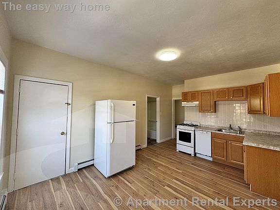 4th image of 59 Bishop Allen Dr APT 1A