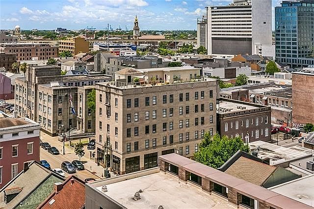 1st image of 703 Carondelet St #205