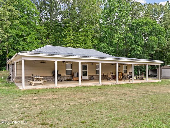 4th image of 8511 Airport Rd E