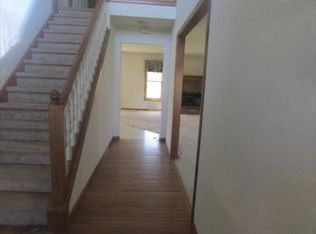 8565 Peck Rd, Ravenna, OH 44266