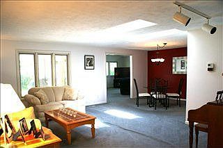 3rd image of 2285 Belloak Dr