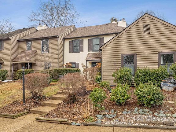 2nd image of 722 Exton Ct
