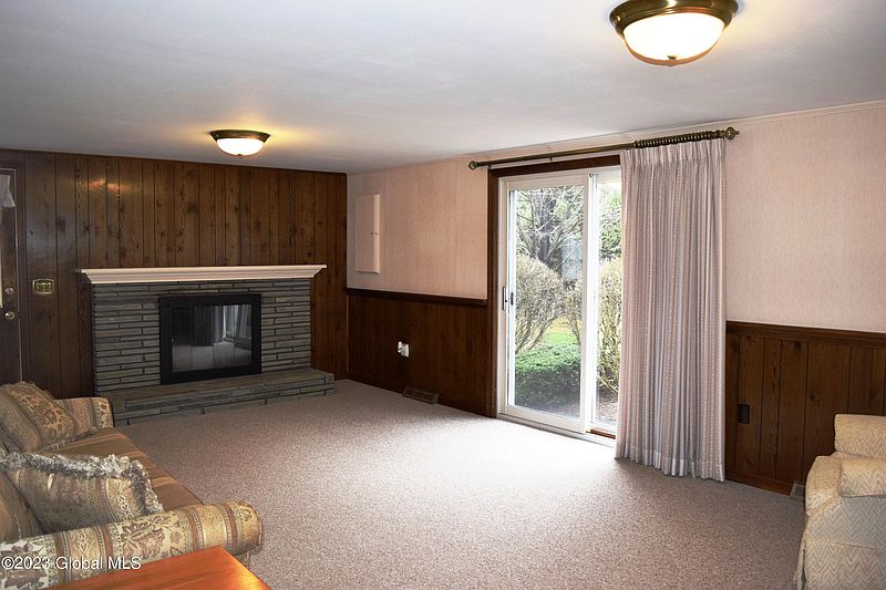 2nd image of 160 Juniper Drive