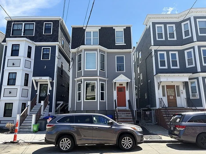 225 E Eagle St #1 — Photo 15