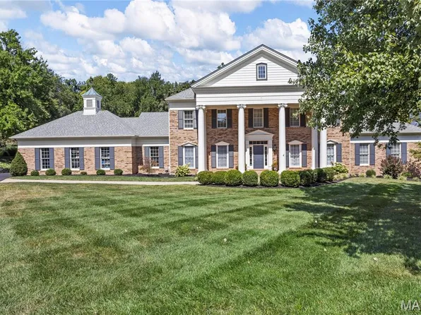 1 Delvin Ct, Saint Louis, MO 63141