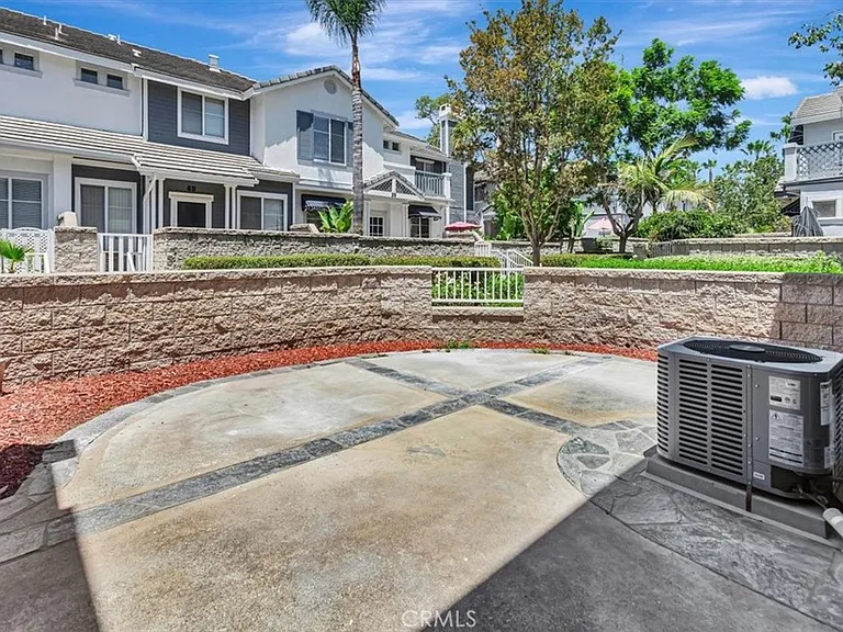 63 Carlsbad Ln — Photo 19
