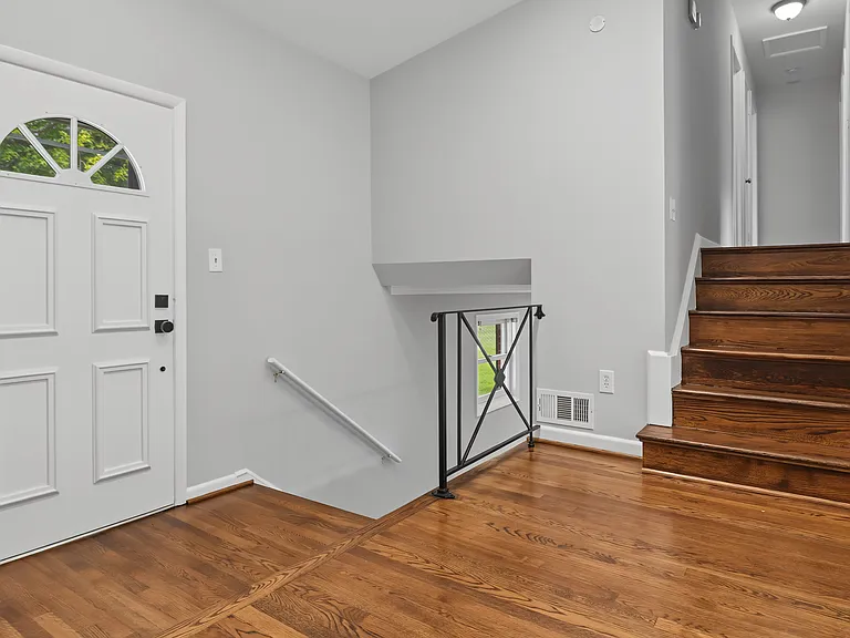 11419 Lund Pl — Photo 4