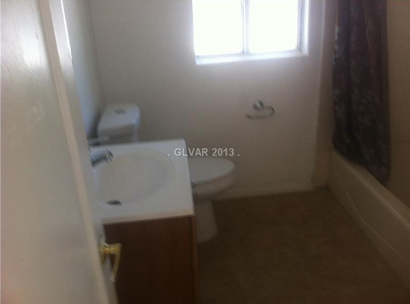 2nd image of 1901 E Sunrise Ave