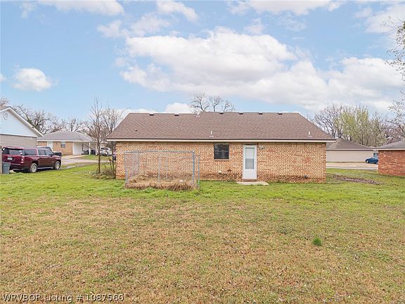 4th image of 109 W Howard St