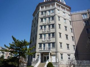 205-21 W Shearwater Ct, Jersey City, NJ 07305