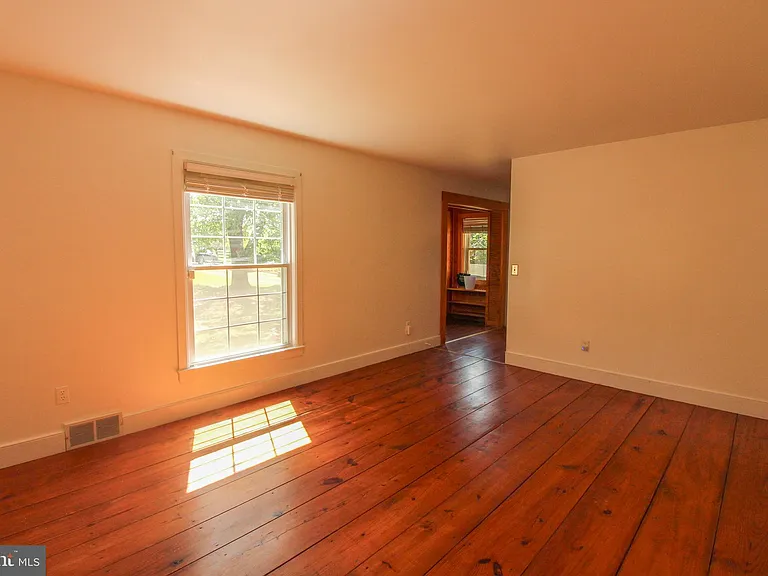 11 Hickory Ln — Photo 7