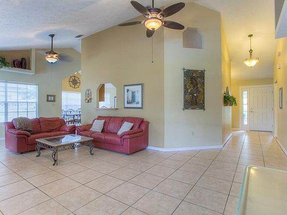 5th image of 1611 Carter Oaks Dr