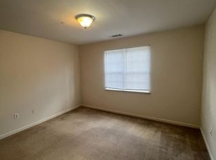 9810 Campus Walk Ln, Charlotte, NC 28262