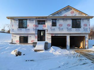 227 Olympic Heights Rd, Dubuque, IA 52001