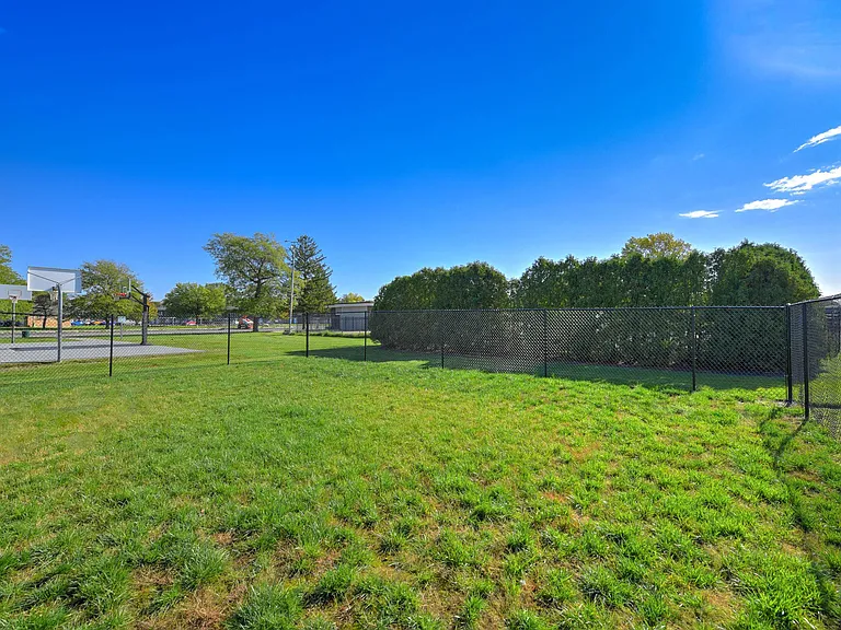 Acclaim at Hinsdale Lake — Photo 10
