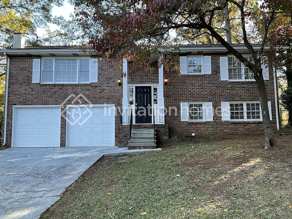 1st image of 215 Simpson Dr NE