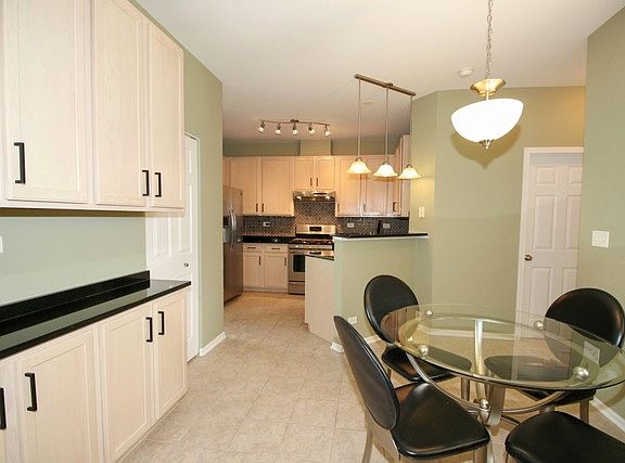 5th image of 1485 N Waterbury Cir