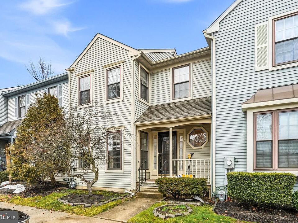 1st image of 11 Claret Ct