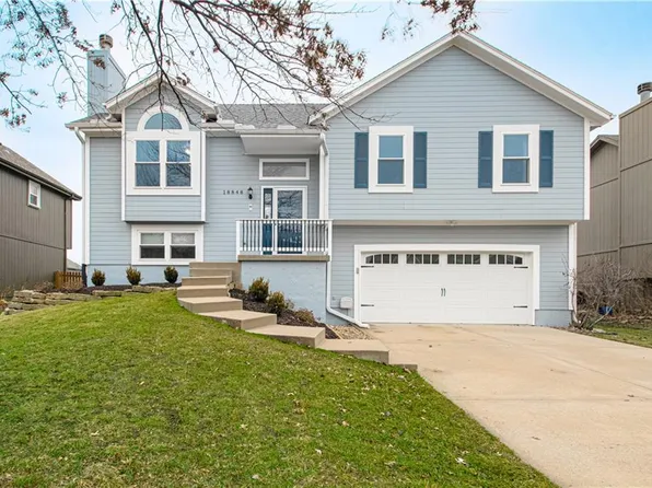 18848 W 164th St, Olathe, KS 66062