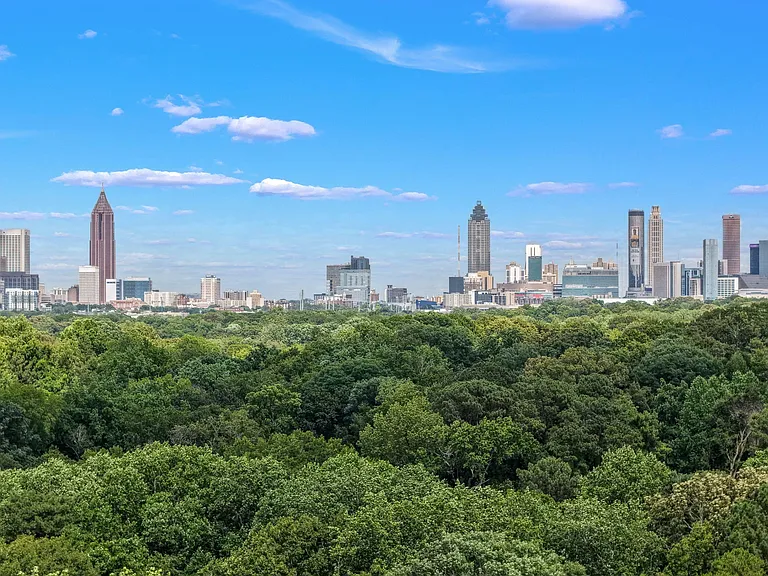 The property is just 3 miles away from the Mercedes Benz Stadium.
