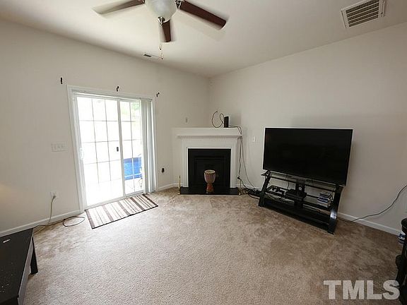5th image of 1304 Cozart St Unit 208