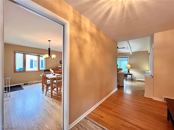 5th image of 31312 Tuttle Dr