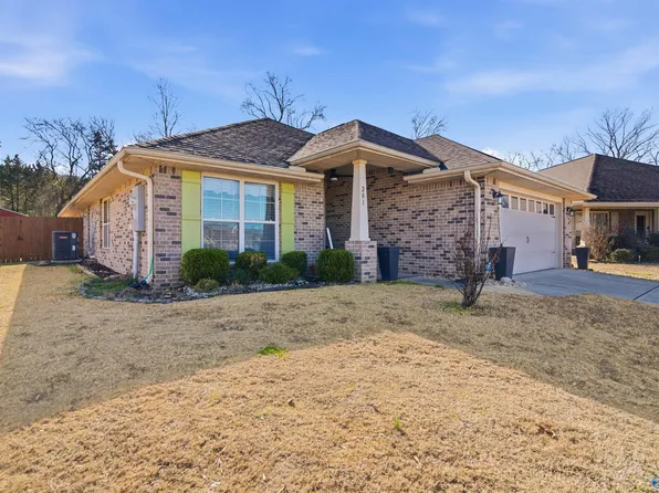 201 Ashbrook Cir, Harvest, AL 35749