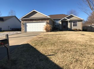 1617 Sophia St, Carthage, MO 64836