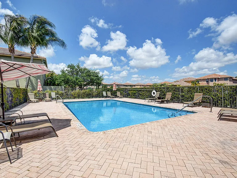 10247 Isle Wynd Ct — Photo 73