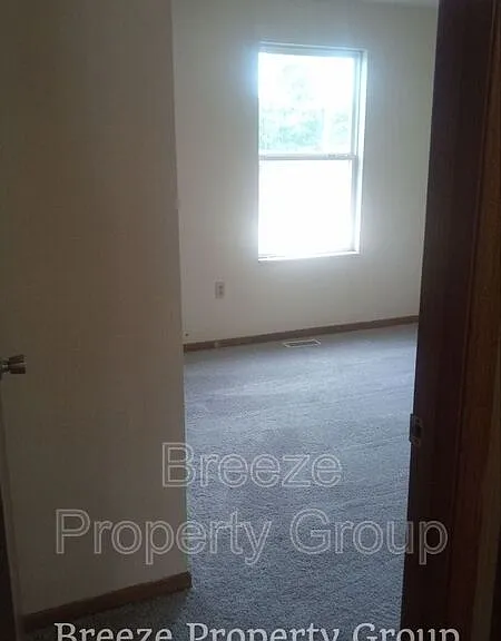 914 E Bancroft St — Photo 17