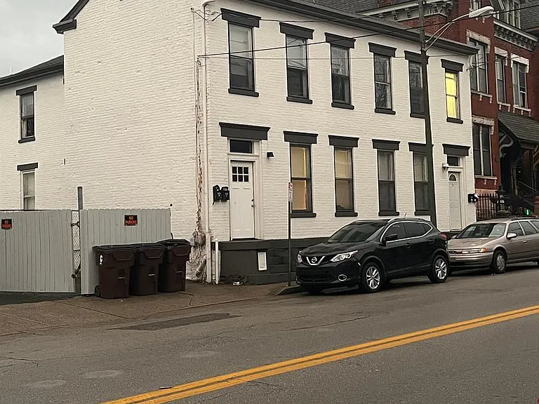 818 Main St — Photo 37