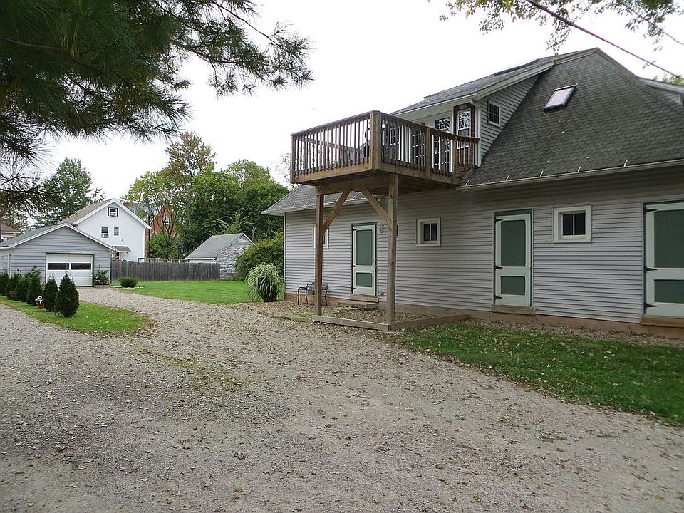 1st image of 214 S Main St