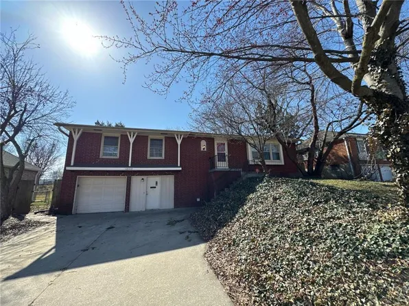 15103 E 41st St S, Independence, MO 64055
