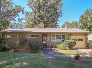 7728 Fontana St, Prairie Village, KS 66208