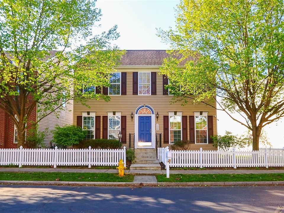 1st image of 7229 Mariemont Cres