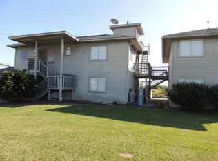 133 S T Head Dr, Seadrift, TX 77983