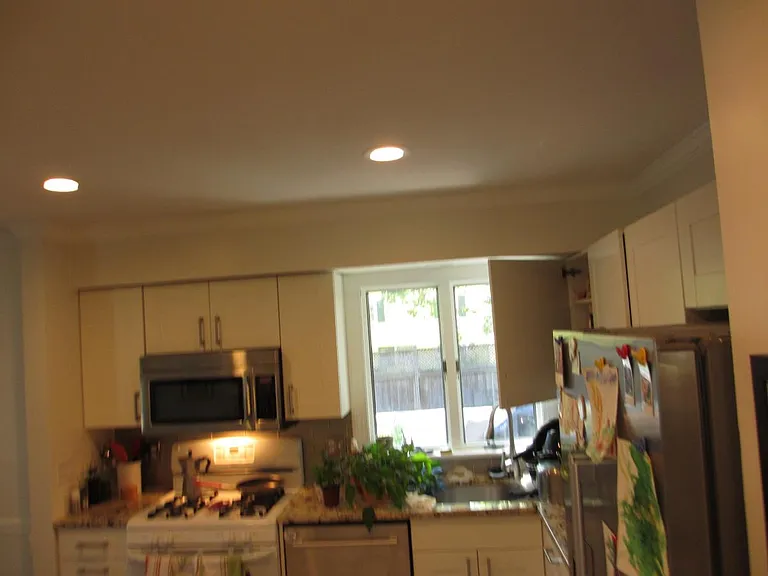Kitchin connected to dinning and living
