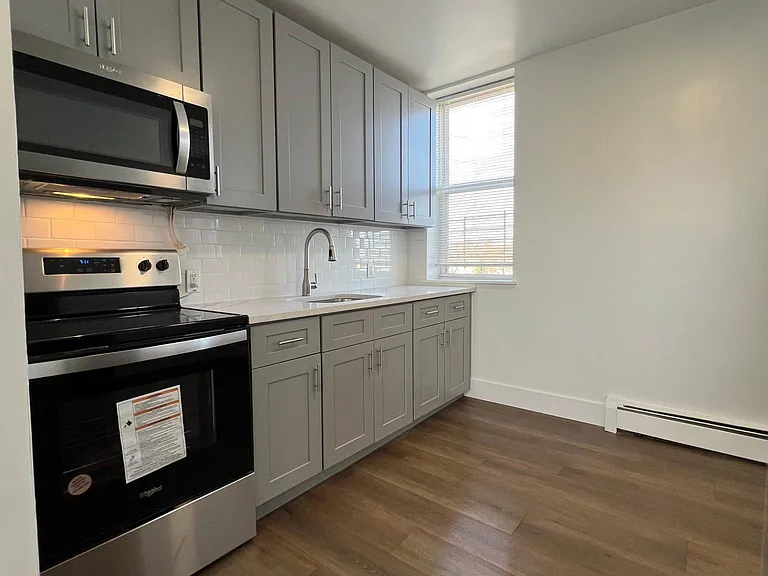 211 Paterson Ave #5 — Photo 2