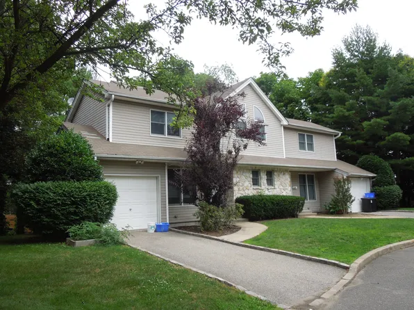 (undisclosed Address), Sea Cliff, NY 11579