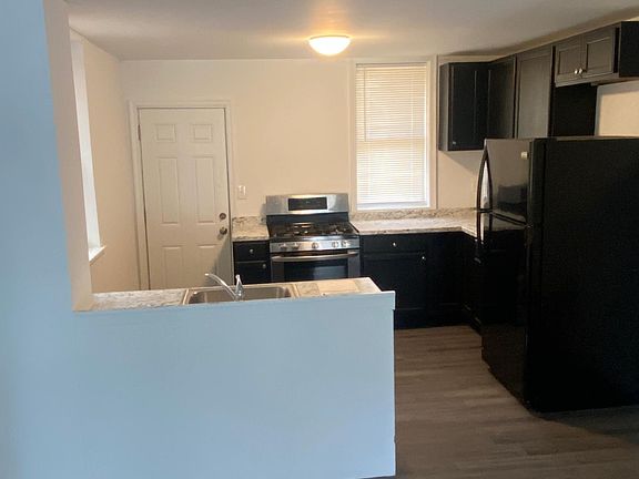 5th image of 1111 Thomas St